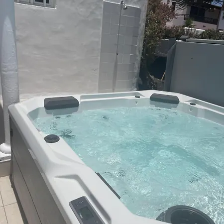 Carmina Villa Puerto del Carmen (Lanzarote)