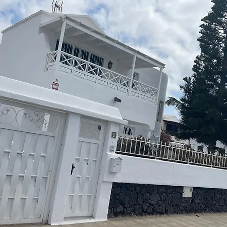 Carmina * Puerto del Carmen (Lanzarote)